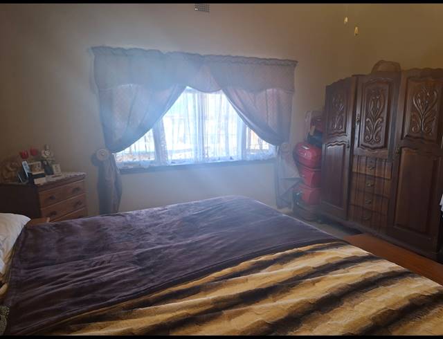 1.5 BEDROOM FREEHOLD FOR SALE IN PRIMROSE